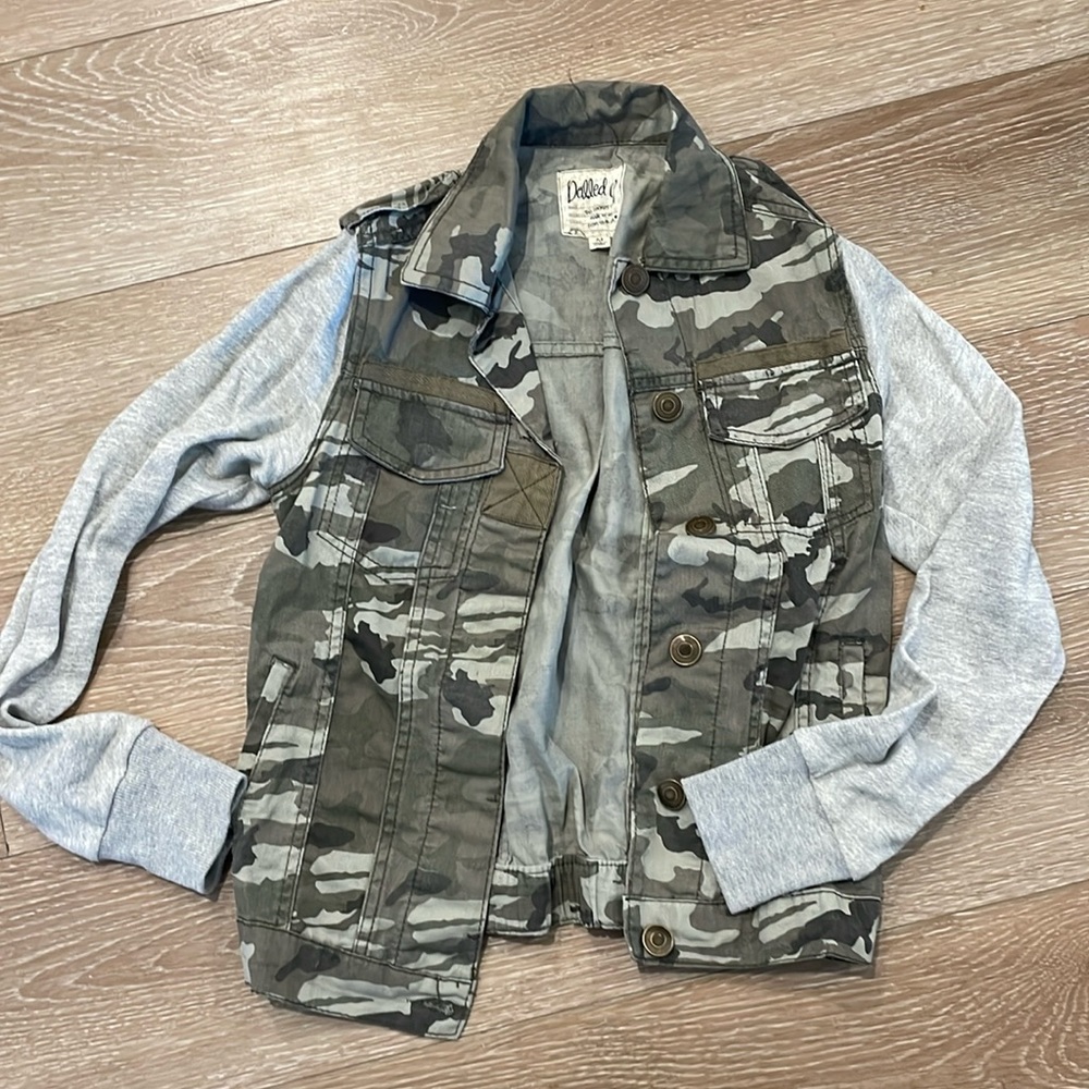 Dolled up? Cute camo spring jacket, size medium
